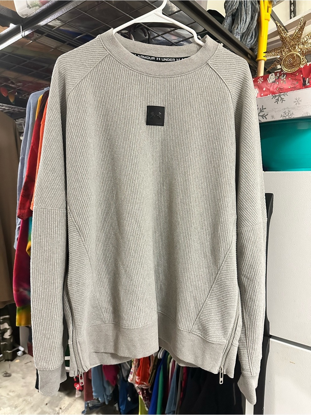 Under Armour Men’s Light Gray Ribbed Crewneck Sweatshirt